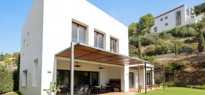 Продажа  отдельно стоящей виллы в El Madroñal 4