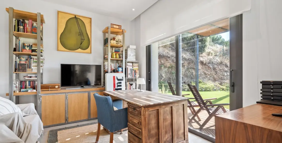 Продажа  отдельно стоящей виллы в El Madroñal 24