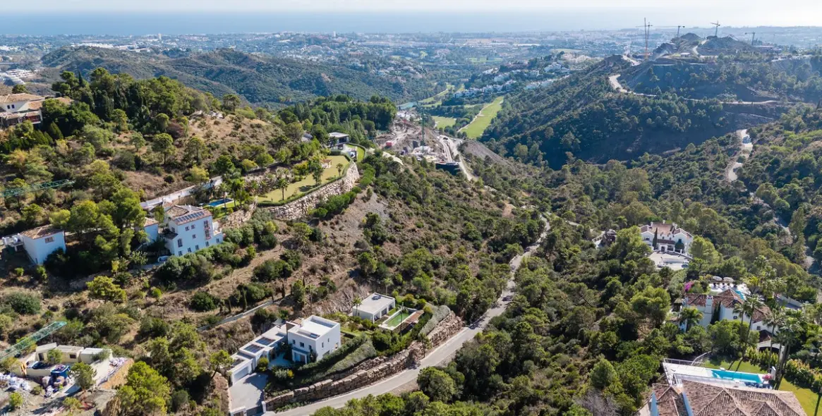 Продажа  отдельно стоящей виллы в El Madroñal 40