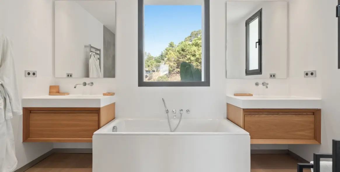 Продажа  отдельно стоящей виллы в El Madroñal 41