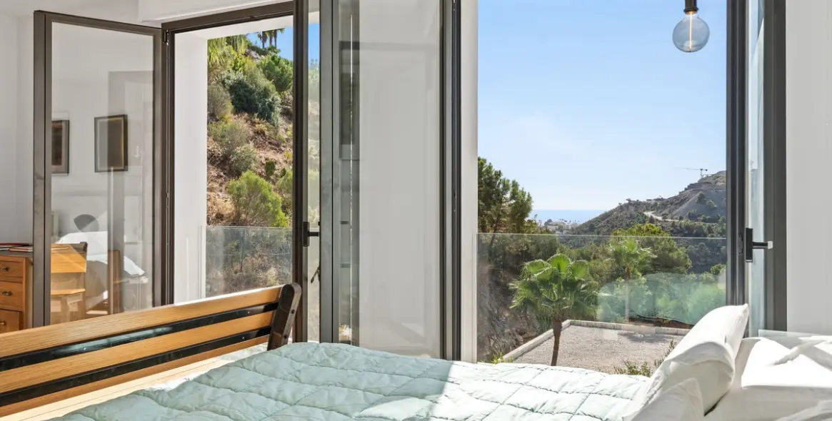 Продажа  отдельно стоящей виллы в El Madroñal 43