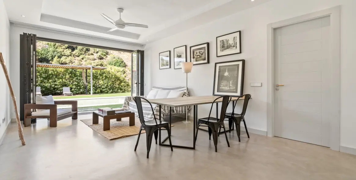 Продажа  отдельно стоящей виллы в El Madroñal 48