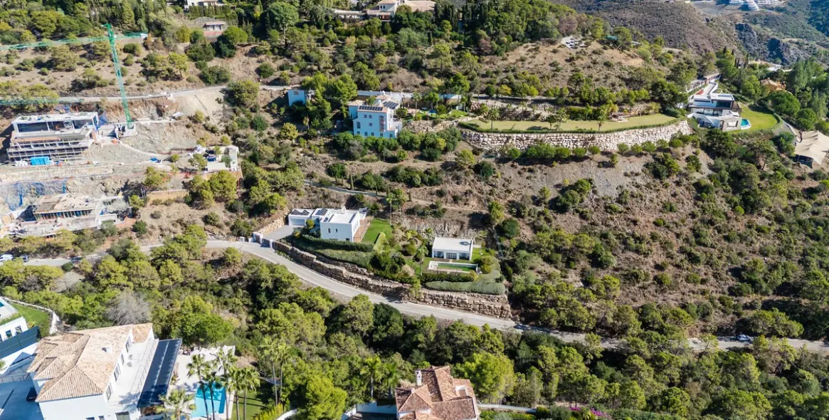 Продажа  отдельно стоящей виллы в El Madroñal 51