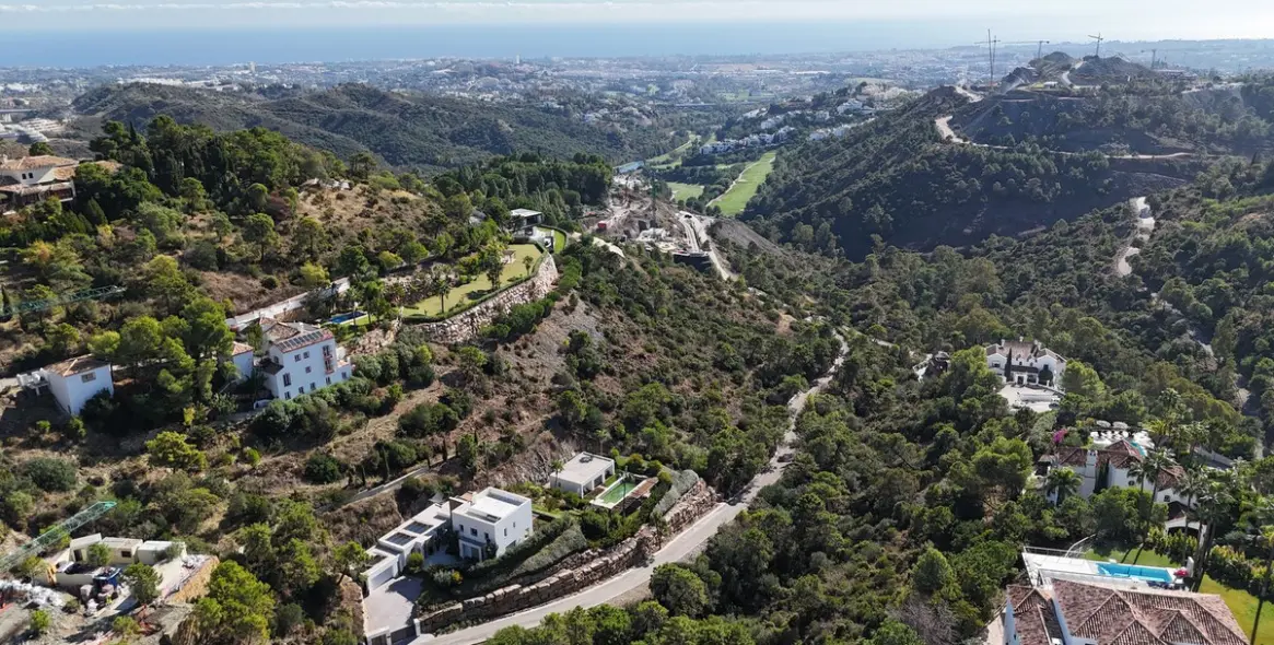 Продажа  отдельно стоящей виллы в El Madroñal 55