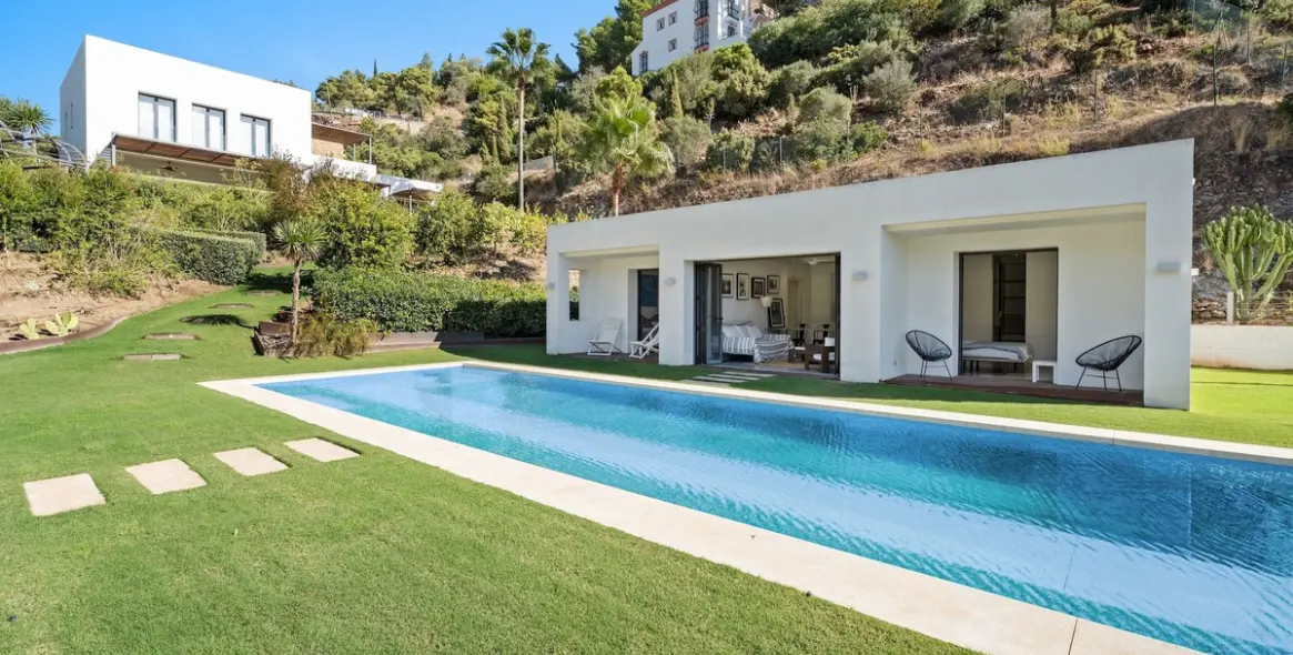 Продажа  отдельно стоящей виллы в El Madroñal 57