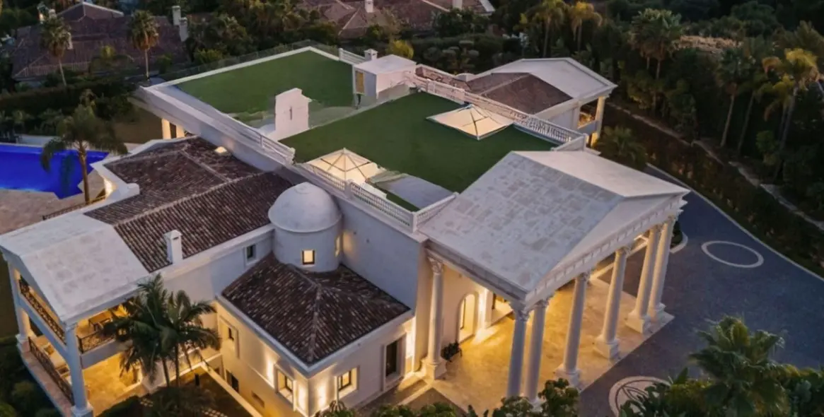 Sale of detached villa in Sierra Blanca 4