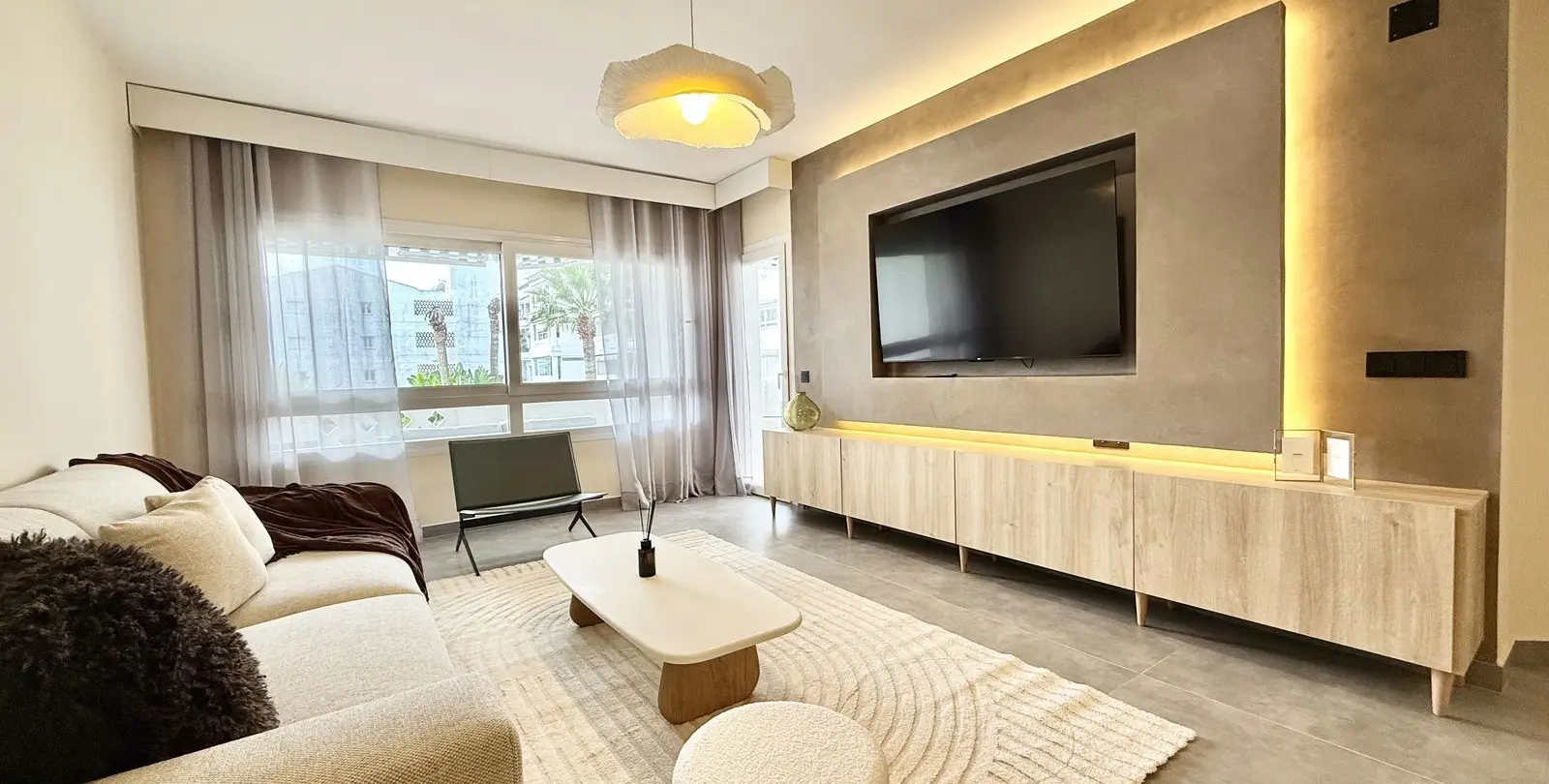 Venta de apartamento en planta media en Puerto Banús 18