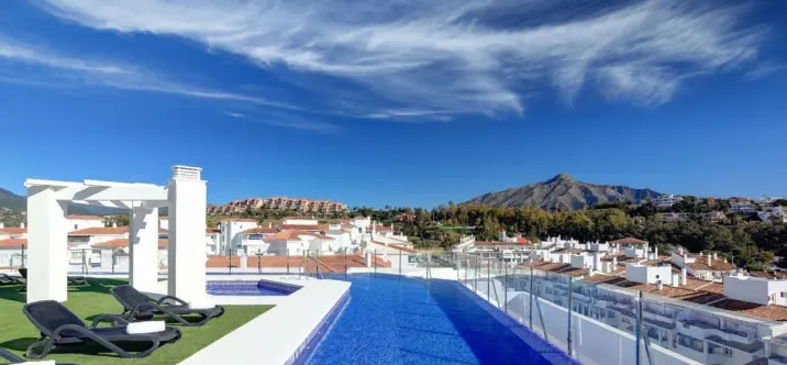 Продажа апартаментов на среднем этаже в Nueva Andalucía 1