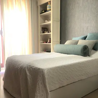 Sale of middle floor apartment in Nueva Andalucía