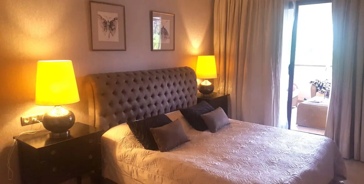 Sale of middle floor apartment in Nueva Andalucía 8