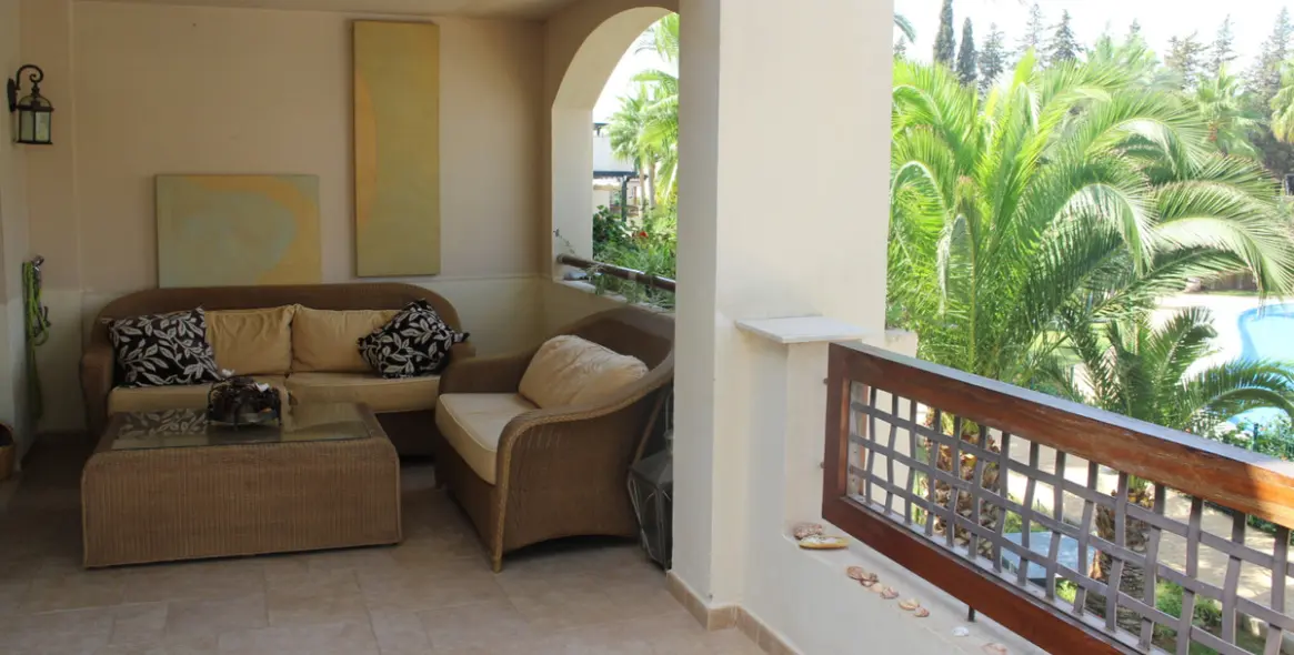 Sale of middle floor apartment in Nueva Andalucía 13