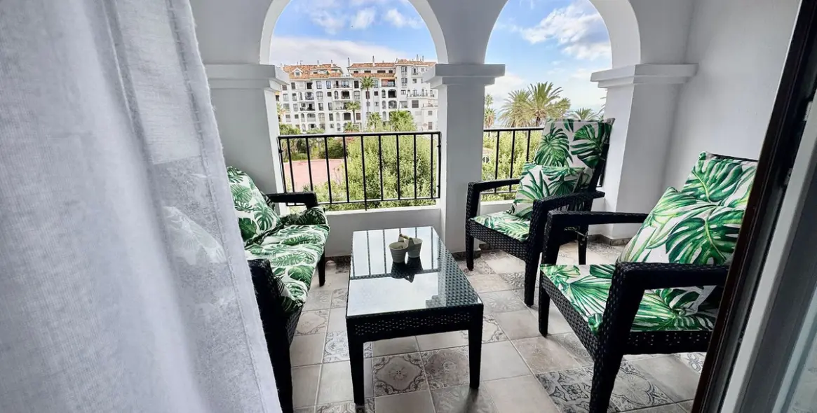 Продажа апартаментов на среднем этаже в La Duquesa 3