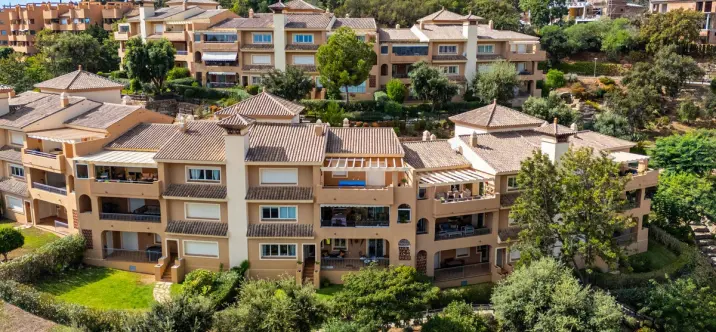 Sale of middle floor apartment in La Mairena 0