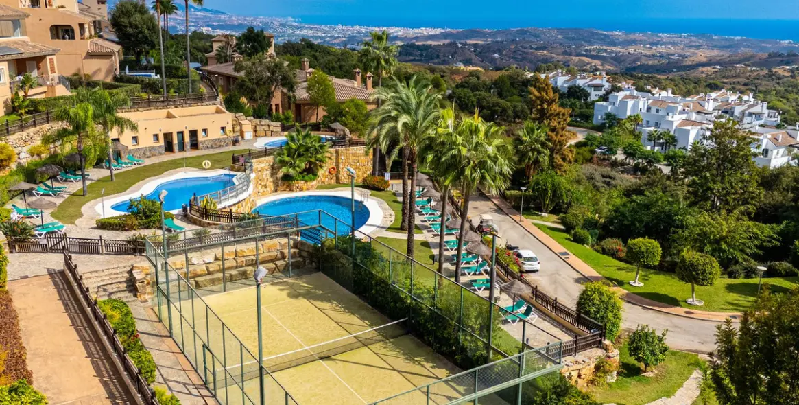 Продажа апартаментов на среднем этаже в La Mairena 12