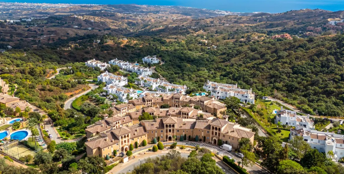 Продажа апартаментов на среднем этаже в La Mairena 14