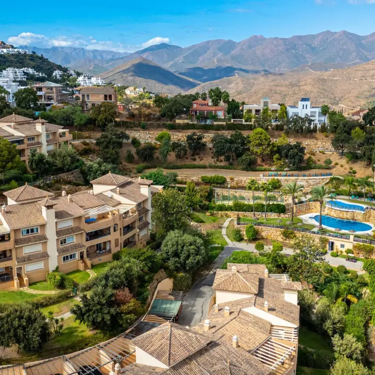 Venta de apartamento en planta media en La Mairena