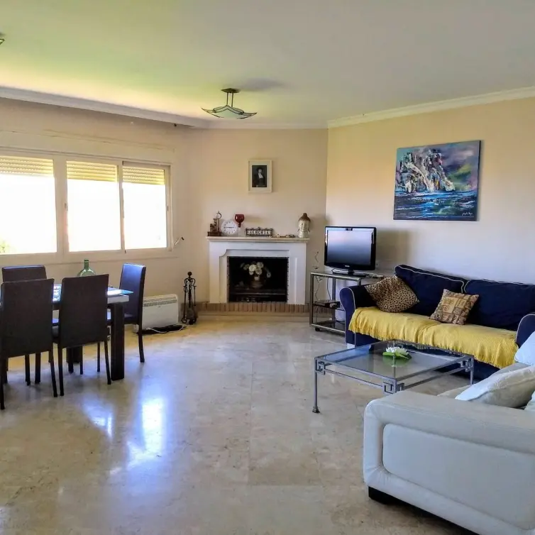 Venta de apartamento en planta media en La Mairena