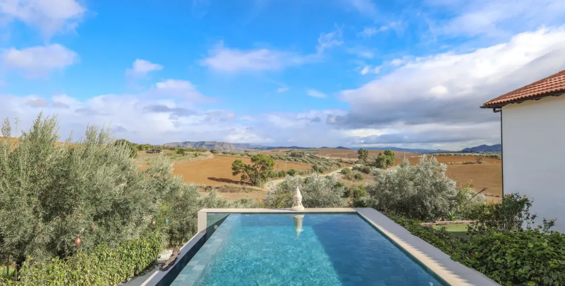 Sale of detached villa in Coín 5