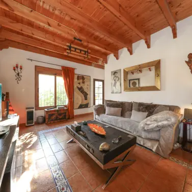 Sale of detached villa in Coín