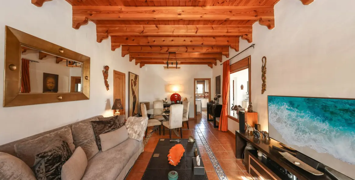 Sale of detached villa in Coín 10