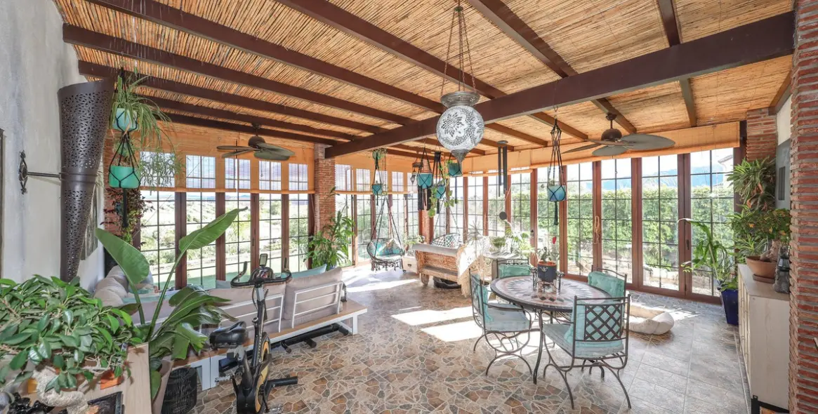 Sale of detached villa in Coín 18