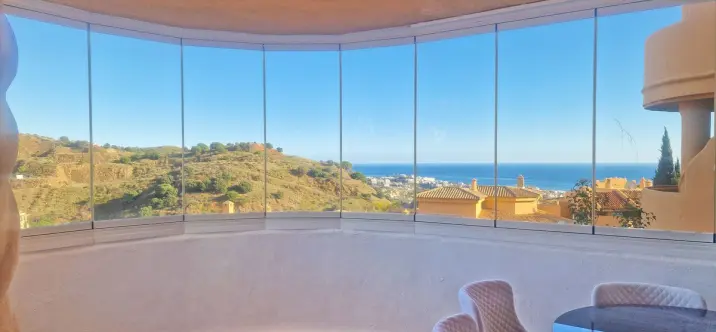 Sale of ground floor apartment in Calahonda 0