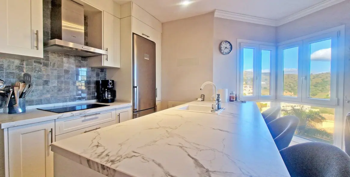 Sale of ground floor apartment in Calahonda 4