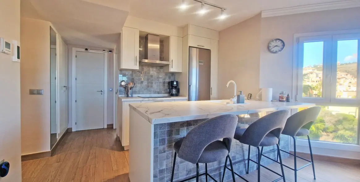 Sale of ground floor apartment in Calahonda 5