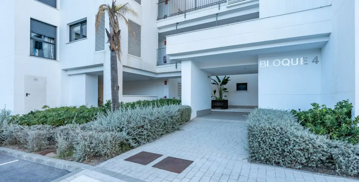 Sale of middle floor apartment in La Cala Golf 29