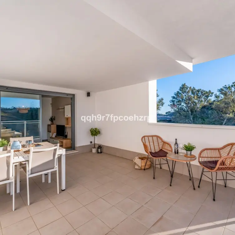 Sale of middle floor apartment in La Cala de Mijas