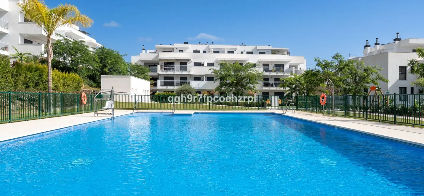 Sale of middle floor apartment in La Cala de Mijas 2