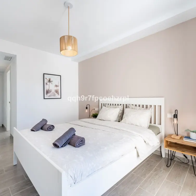 Sale of middle floor apartment in La Cala de Mijas