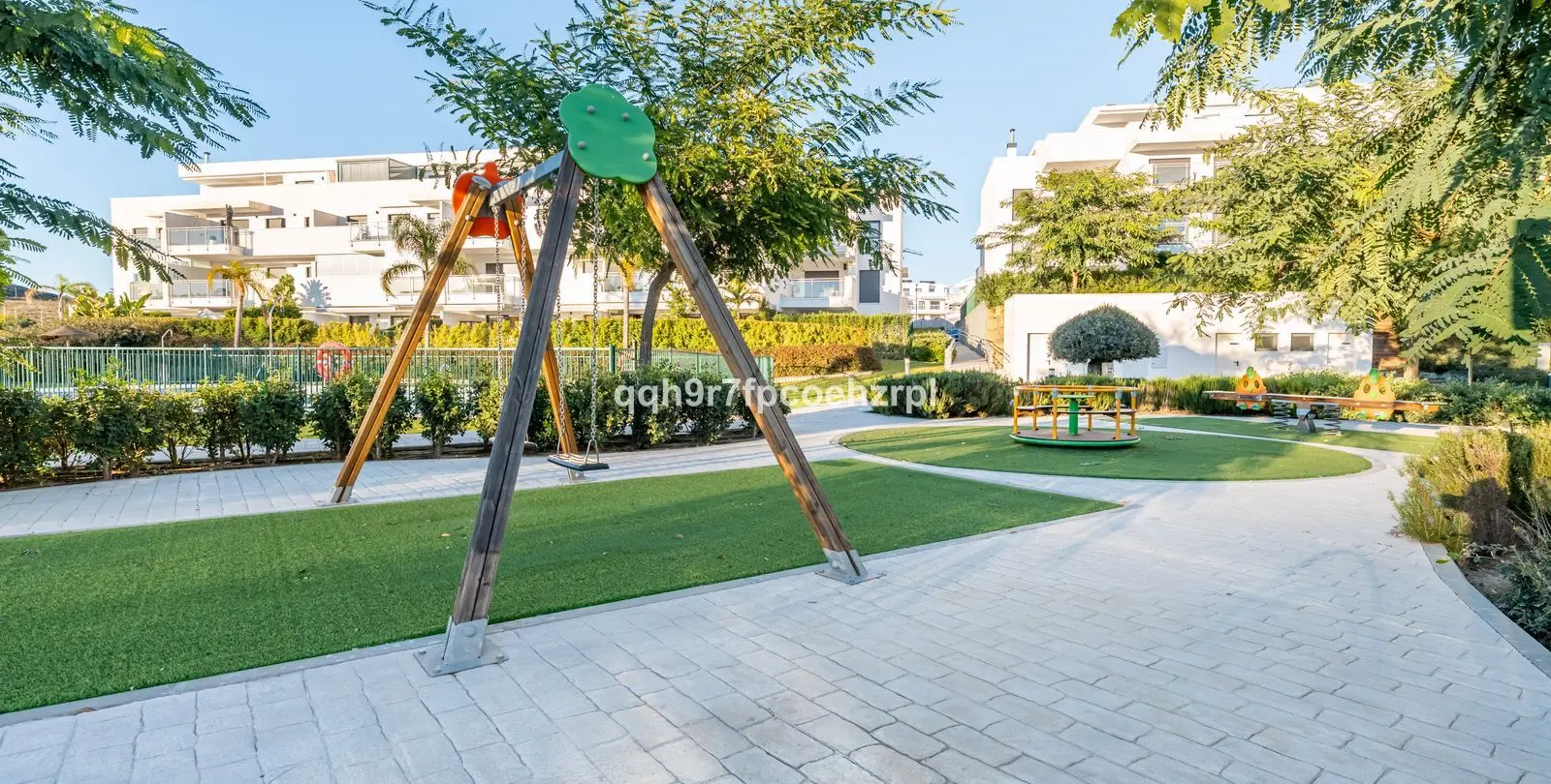 Sale of middle floor apartment in La Cala de Mijas 18