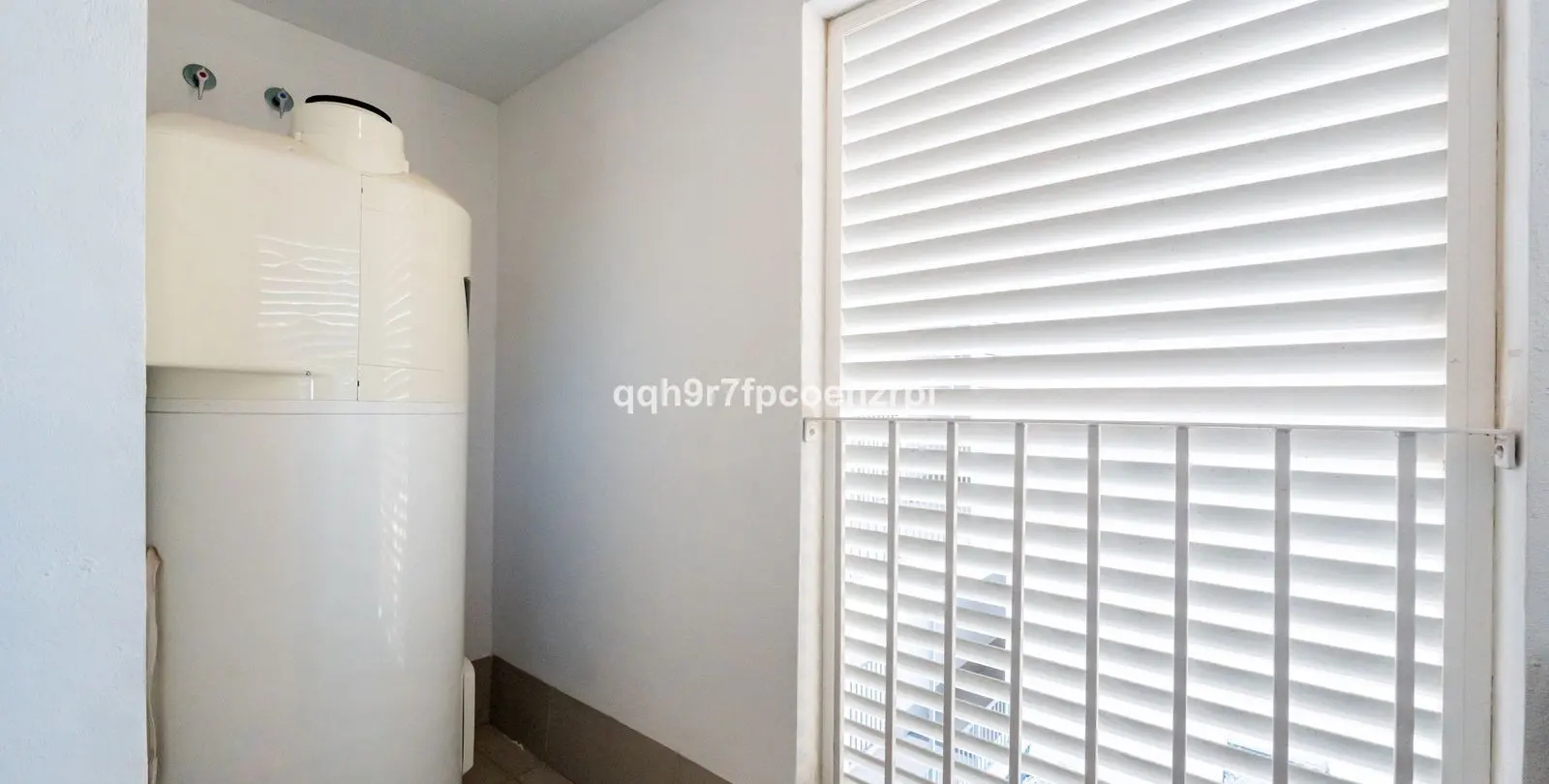 Sale of middle floor apartment in La Cala de Mijas 33