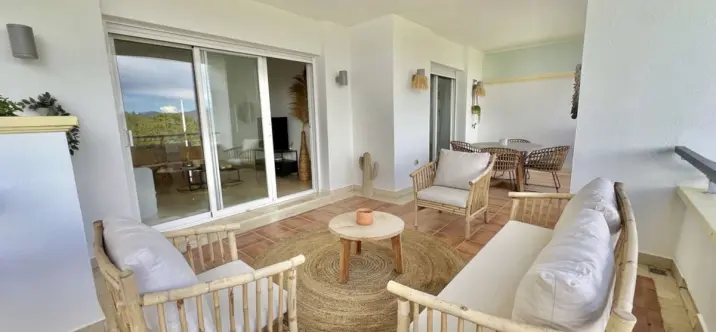 Sale of middle floor apartment in La Cala Golf 3