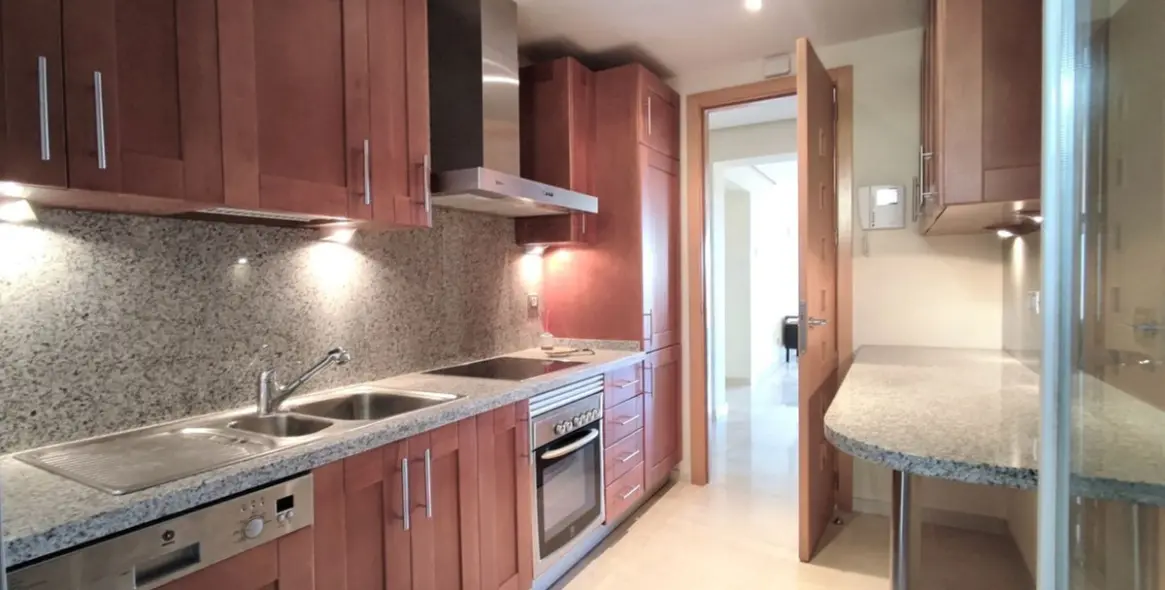 Продажа апартаментов на среднем этаже в La Cala Golf 7