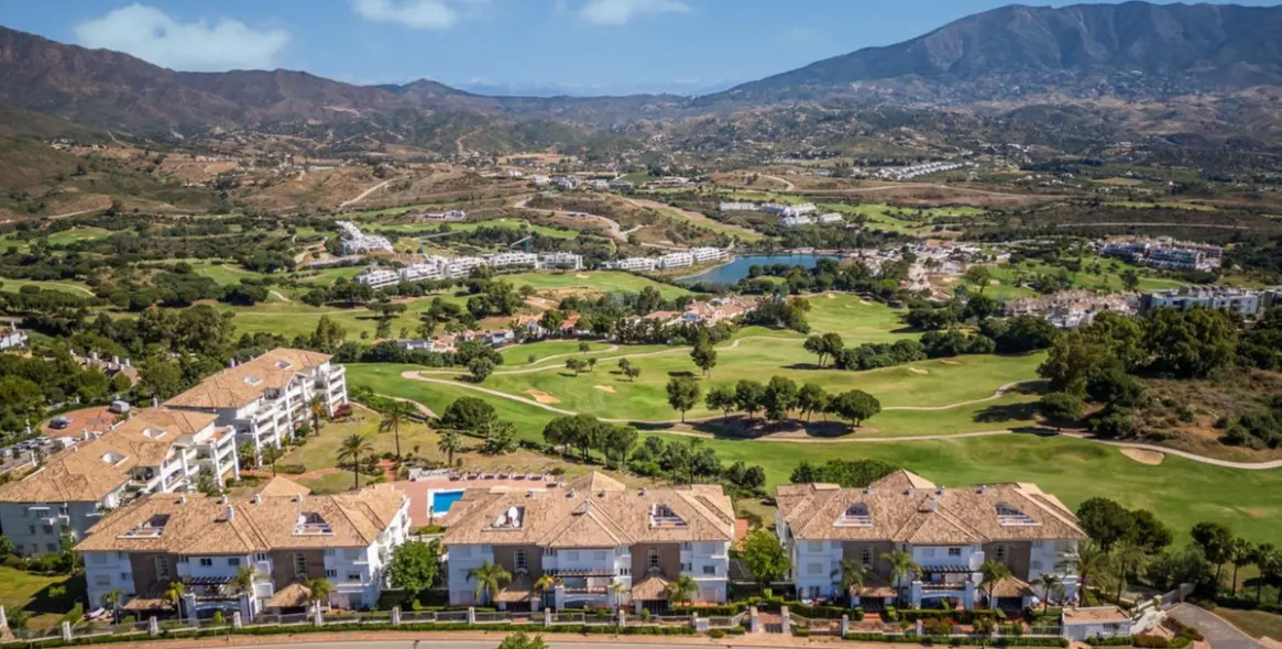 Продажа апартаментов на среднем этаже в La Cala Golf 9