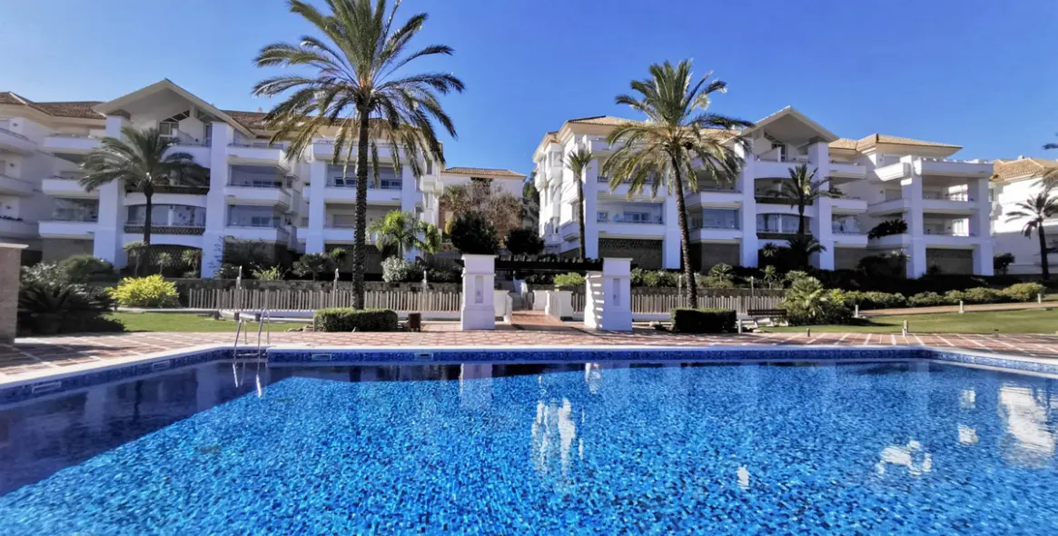 Продажа апартаментов на среднем этаже в La Cala Golf 15