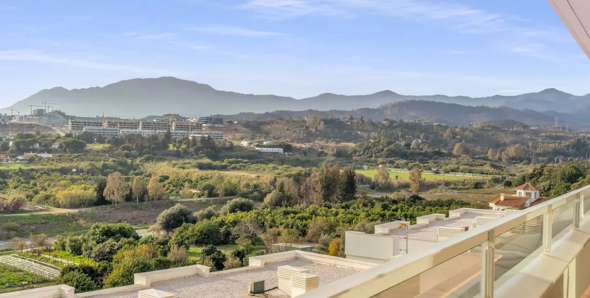 Продажа апартаментов на среднем этаже в Cancelada 1