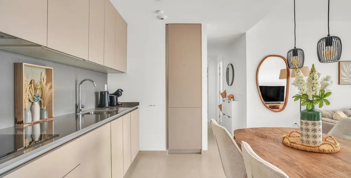 Продажа апартаментов на среднем этаже в Cancelada 9