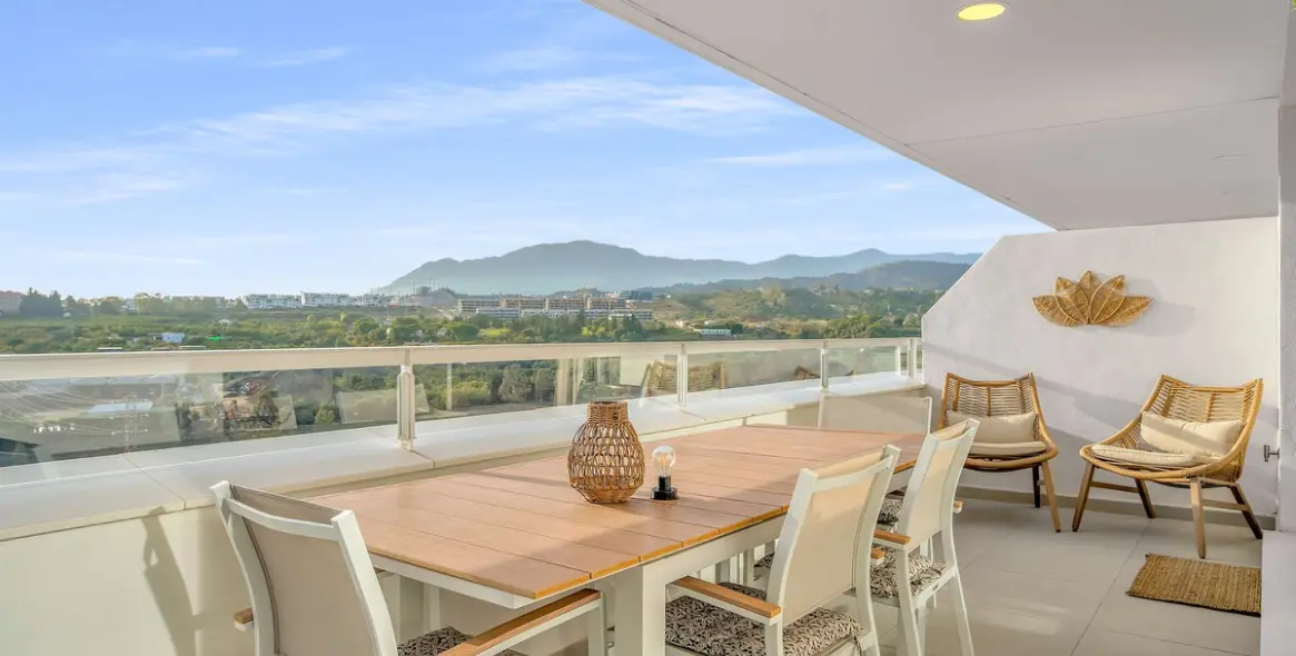 Sale of middle floor apartment in Cancelada 21