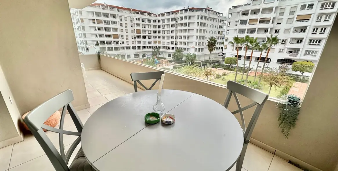 Продажа апартаментов на среднем этаже в Nueva Andalucía 2