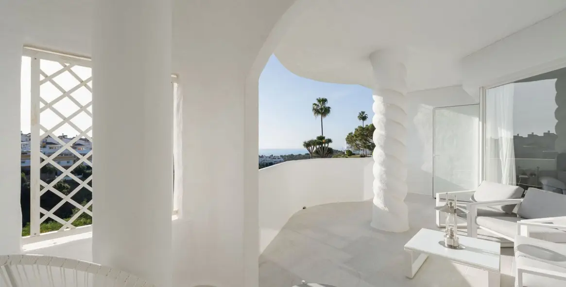 Продажа апартаментов на среднем этаже в Calahonda 3