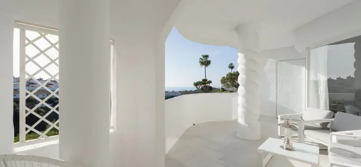 Продажа апартаментов на среднем этаже в Calahonda 2