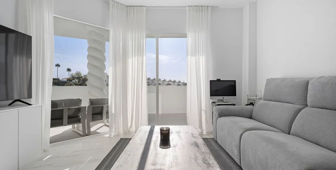 Продажа апартаментов на среднем этаже в Calahonda 5