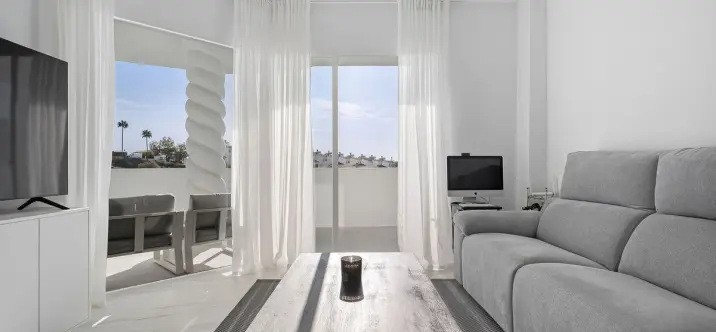 Продажа апартаментов на среднем этаже в Calahonda 4