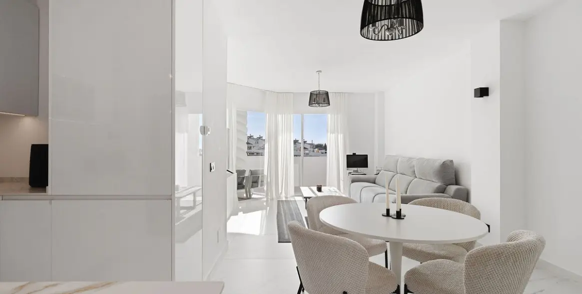 Продажа апартаментов на среднем этаже в Calahonda 8