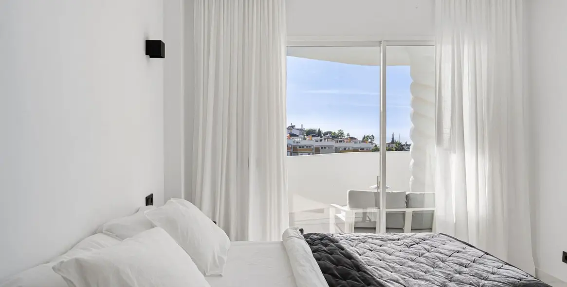 Продажа апартаментов на среднем этаже в Calahonda 12