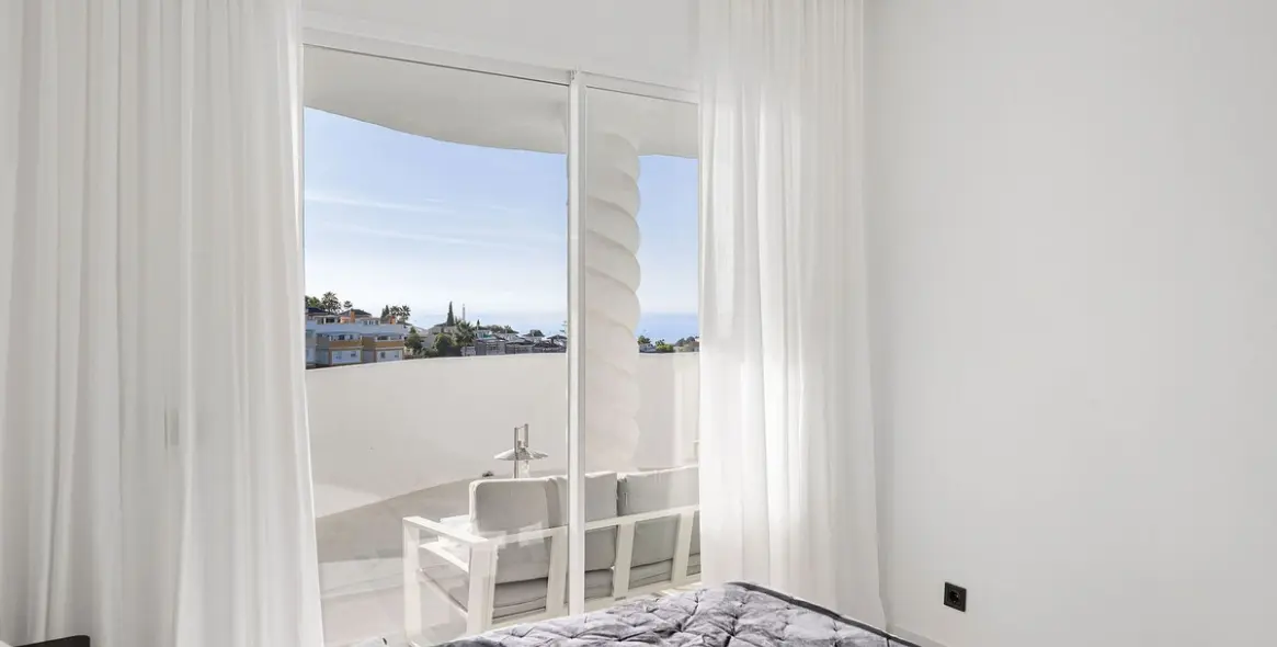 Продажа апартаментов на среднем этаже в Calahonda 13