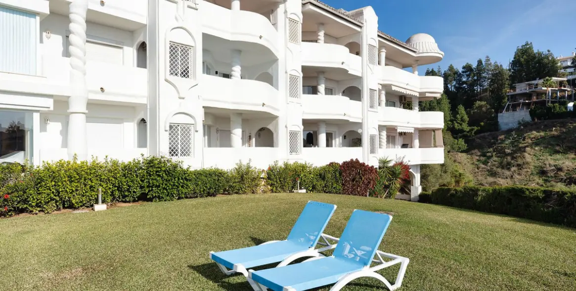 Продажа апартаментов на среднем этаже в Calahonda 19